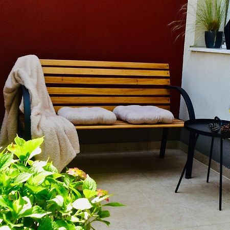 Studio Apartment Stazion With Free Parking بازين المظهر الخارجي الصورة