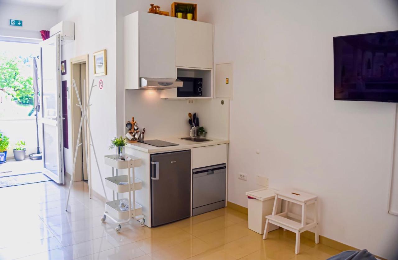 Studio Apartment Stazion With Free Parking بازين المظهر الخارجي الصورة