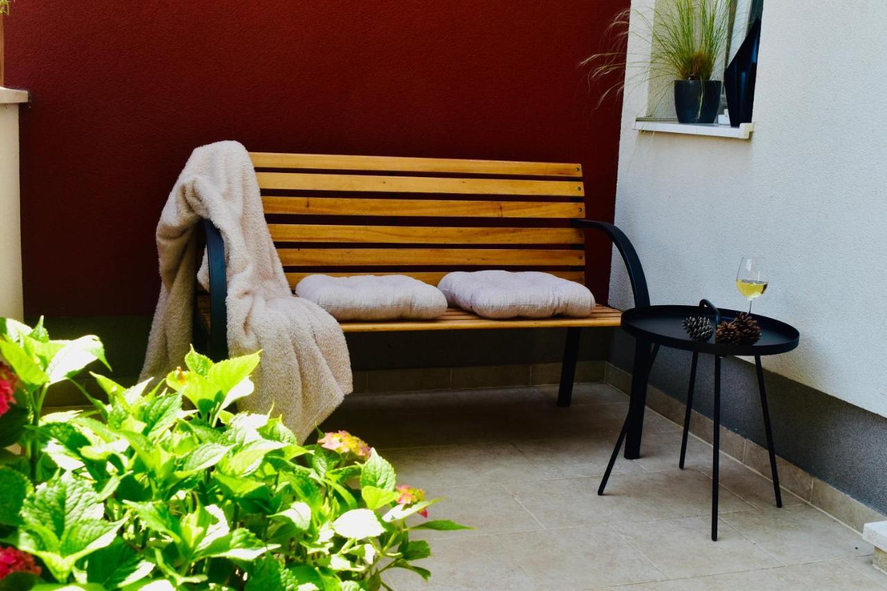 Studio Apartment Stazion With Free Parking بازين المظهر الخارجي الصورة